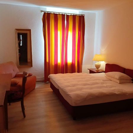 Hotel-Events Adlerpalast Рюссельхайм Экстерьер фото