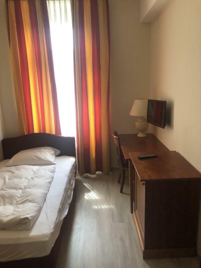 Hotel-Events Adlerpalast Рюссельхайм Экстерьер фото