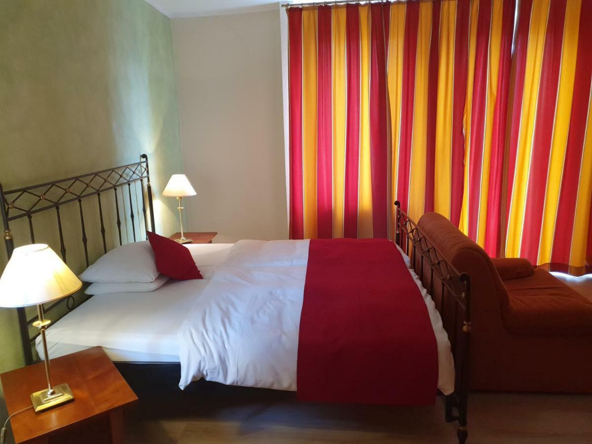 Hotel-Events Adlerpalast Рюссельхайм Экстерьер фото