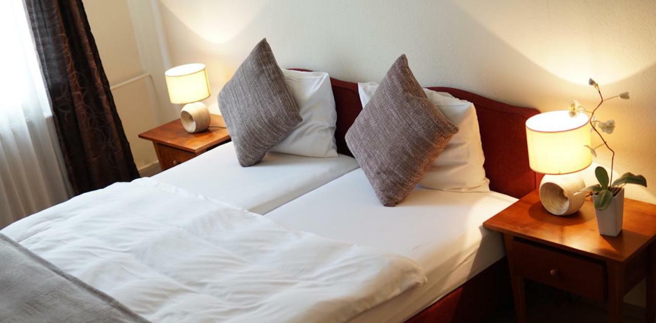 Hotel-Events Adlerpalast Рюссельхайм Экстерьер фото